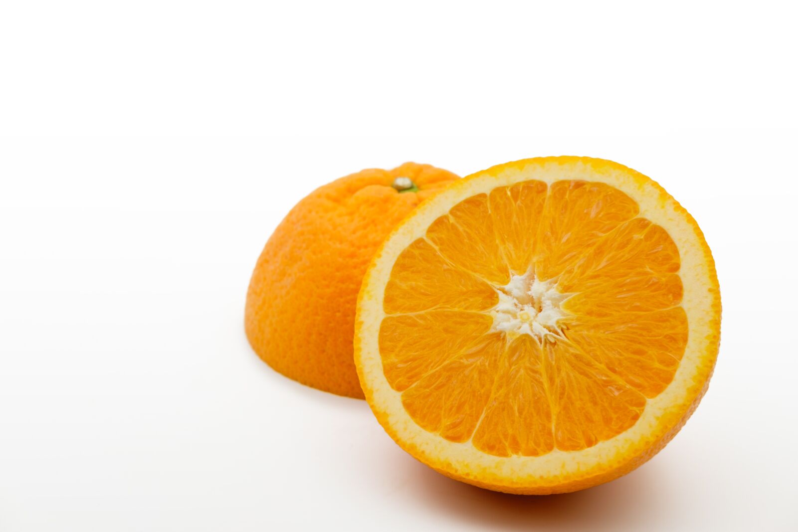 Fujifilm X-T2 + Fujifilm XF 35mm F2 R WR sample photo. Orange, fruit, citrus fruit photography