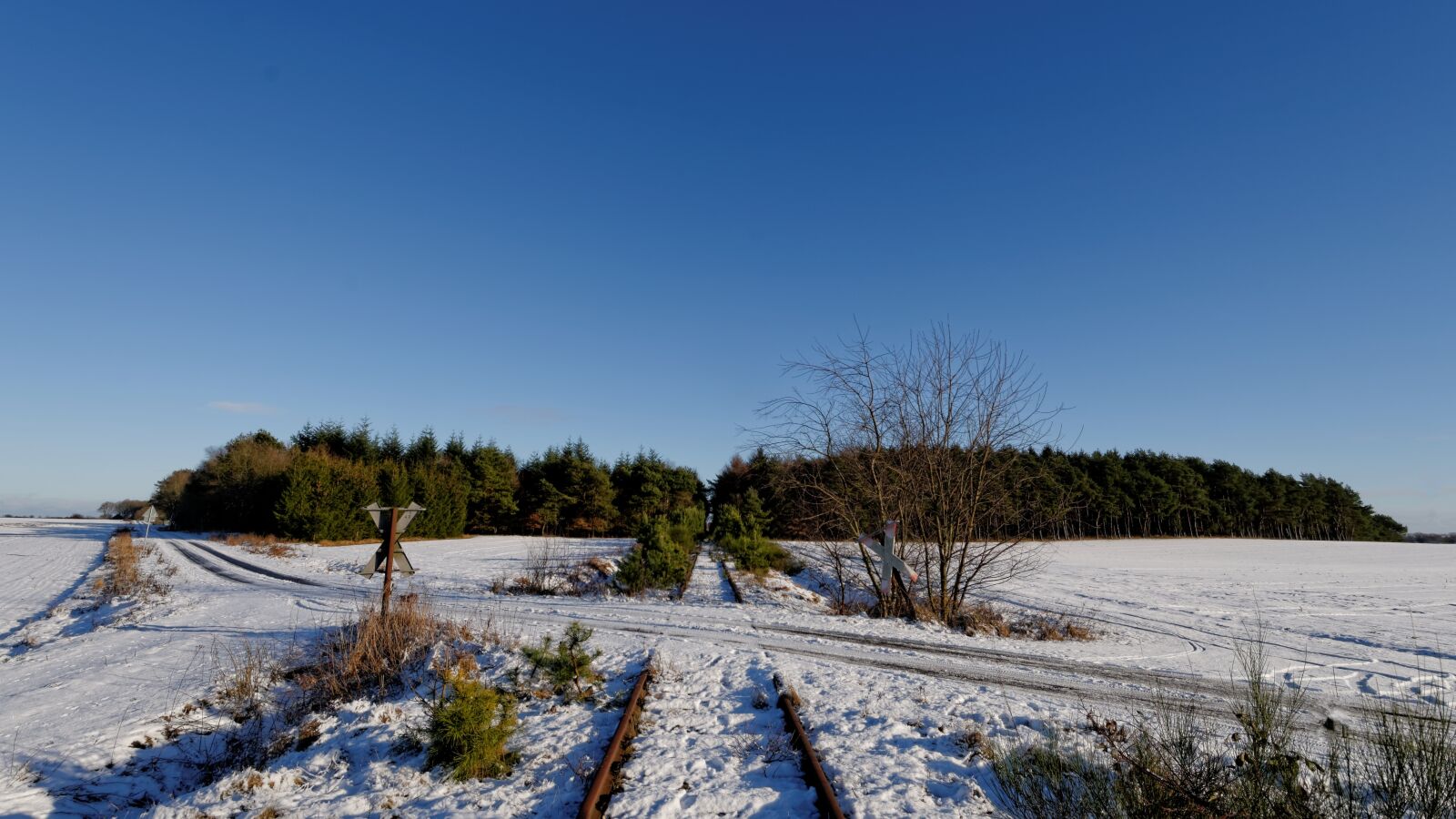 Nikon D300S sample photo. Snow, landscape, railway photography