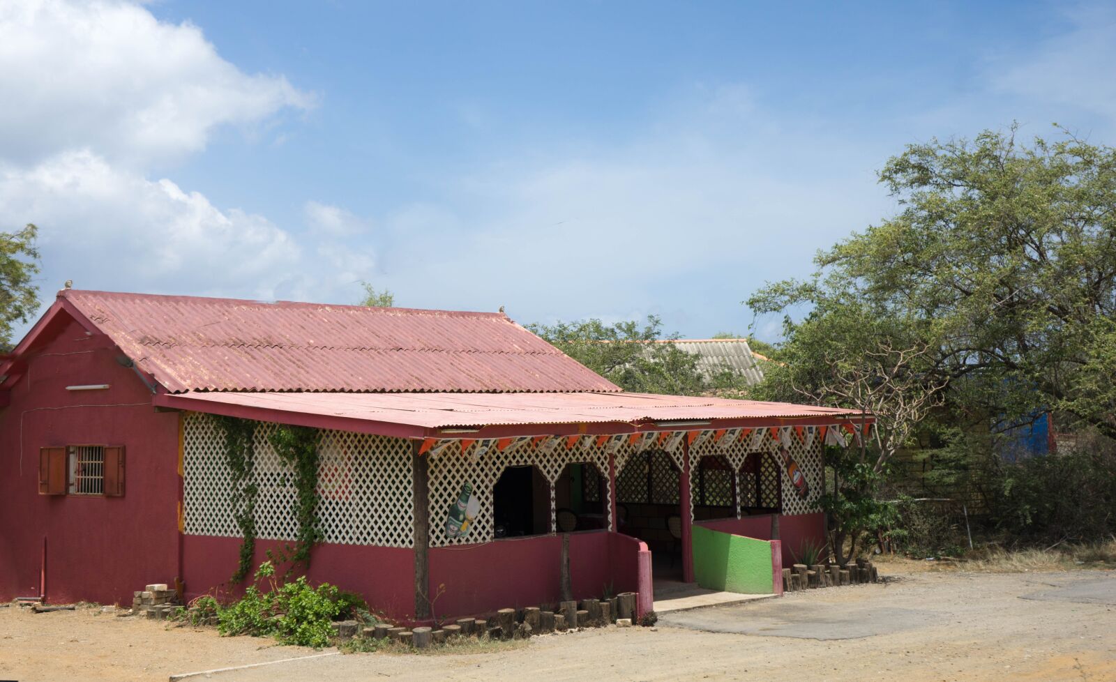 Sony a7R + Sony FE 28-70mm F3.5-5.6 OSS sample photo. Curacao, traditional, tropical photography