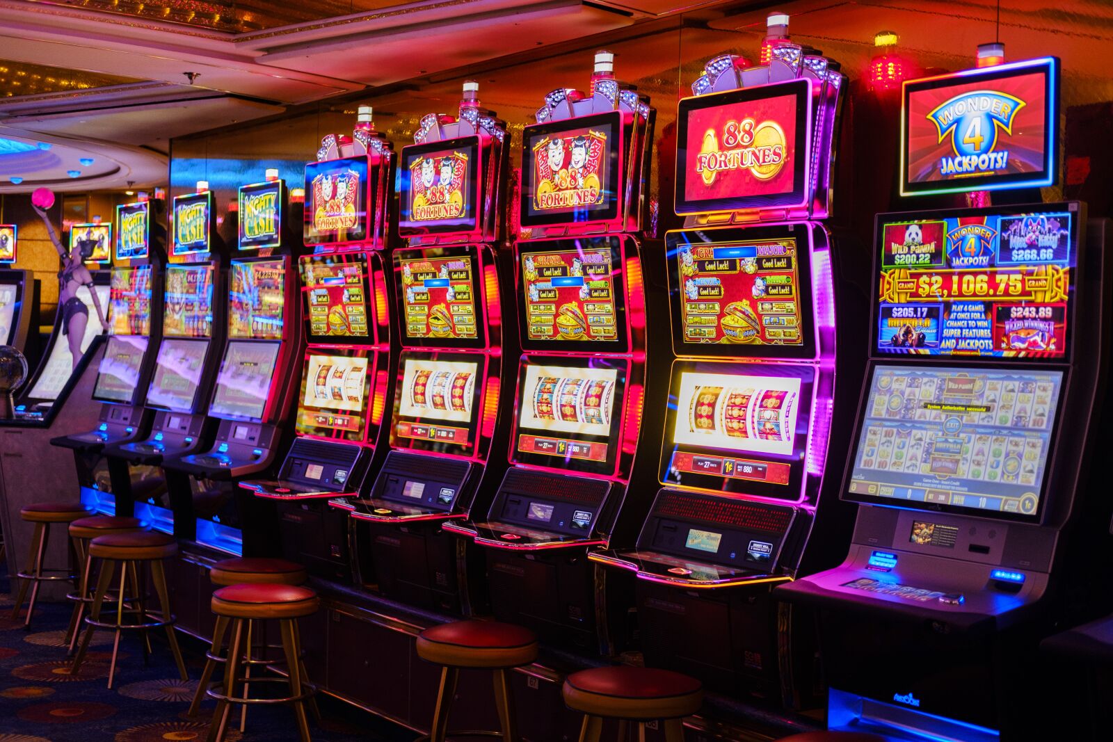 Fujifilm X-T2 + Fujifilm XF 35mm F2 R WR sample photo. Casino, arcade, slot machines photography