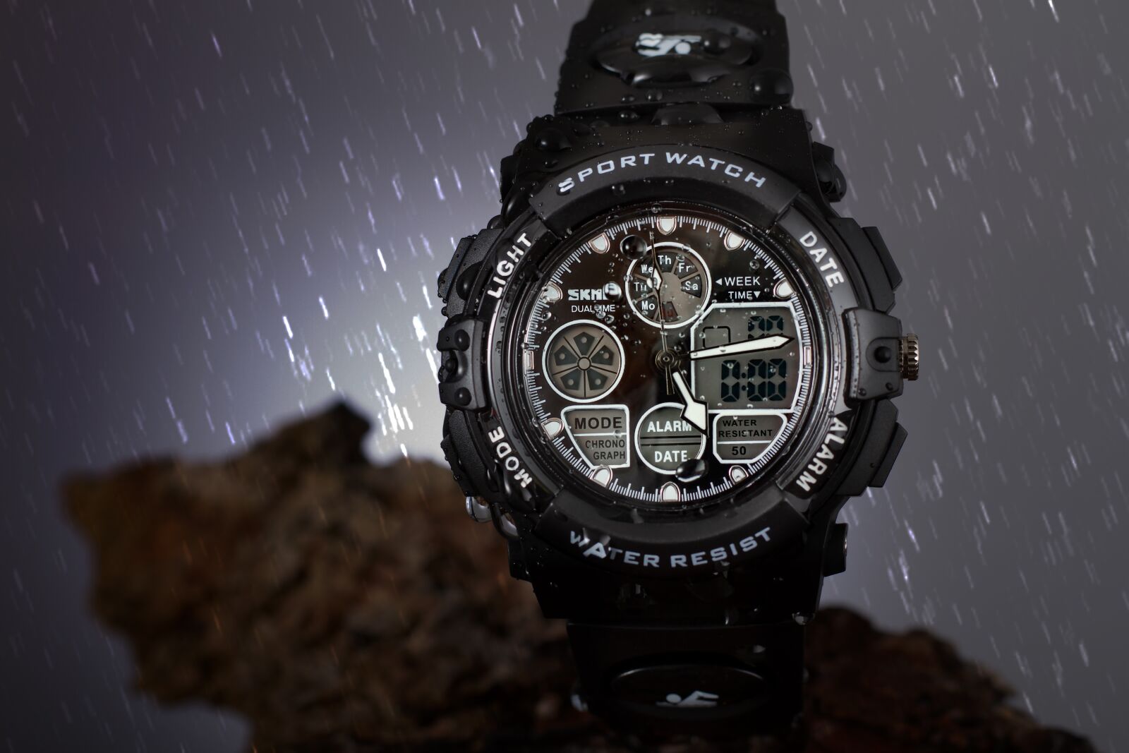 Canon EOS 7D sample photo. Clock, time, rain photography