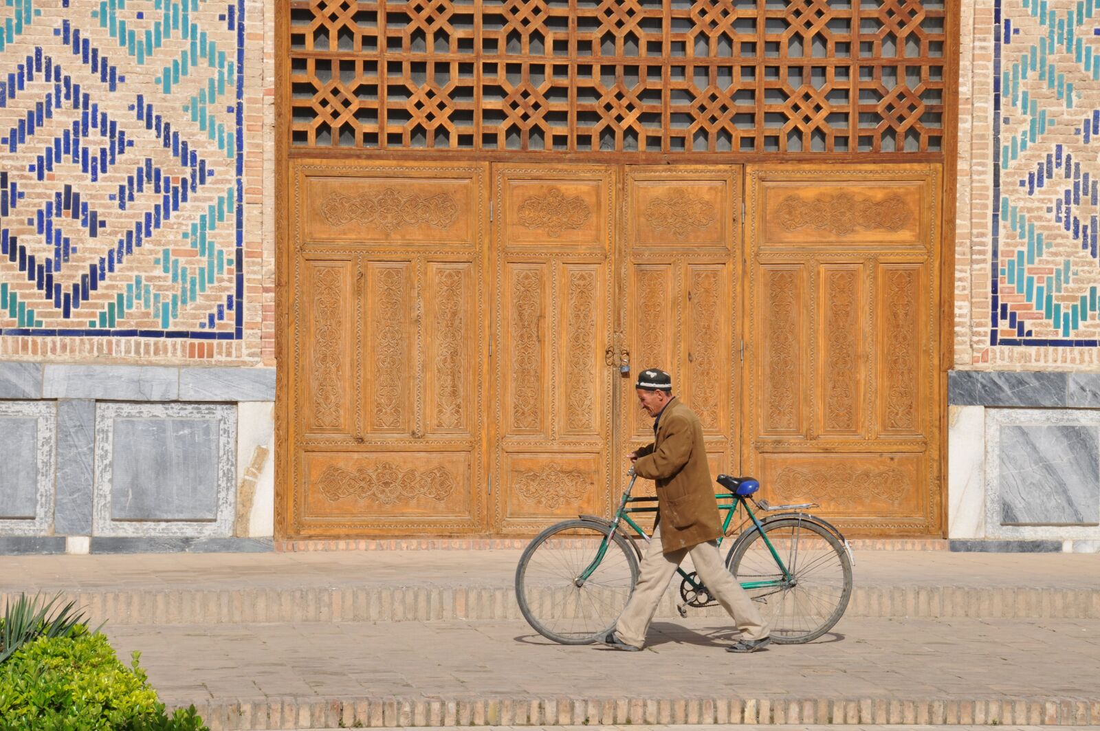 Nikon D90 sample photo. Uzbekistan, bike, shakrisabz photography