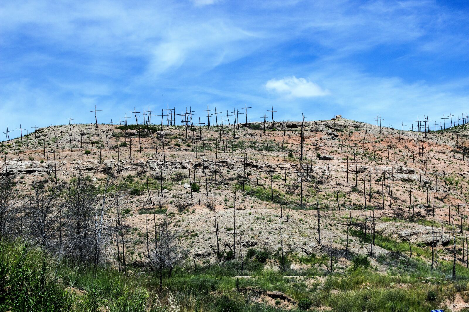 Canon EOS 600D (Rebel EOS T3i / EOS Kiss X5) sample photo. Fire, desolation, crossings photography