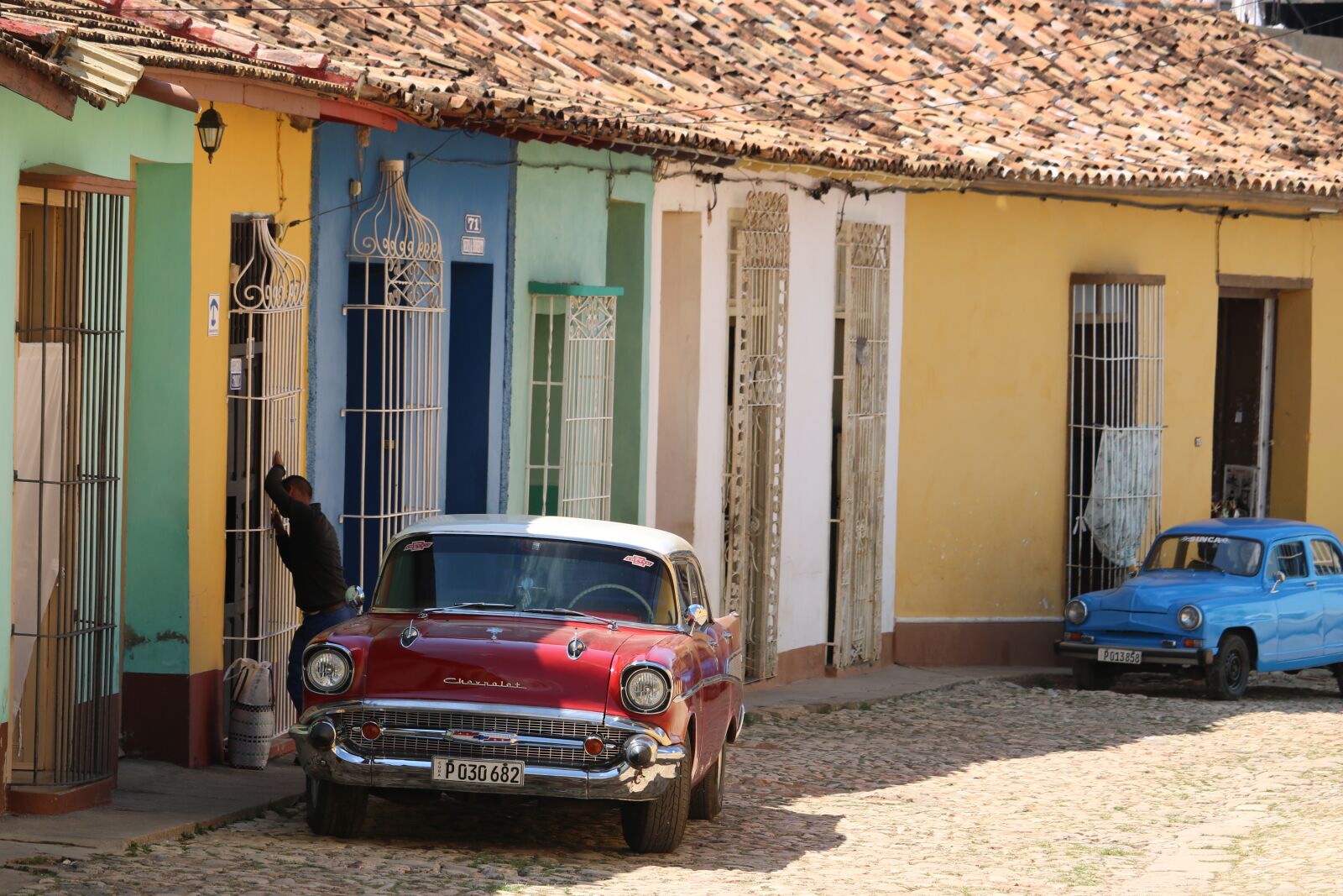 Canon EOS 760D (EOS Rebel T6s / EOS 8000D) sample photo. House, roadway, vehicle photography