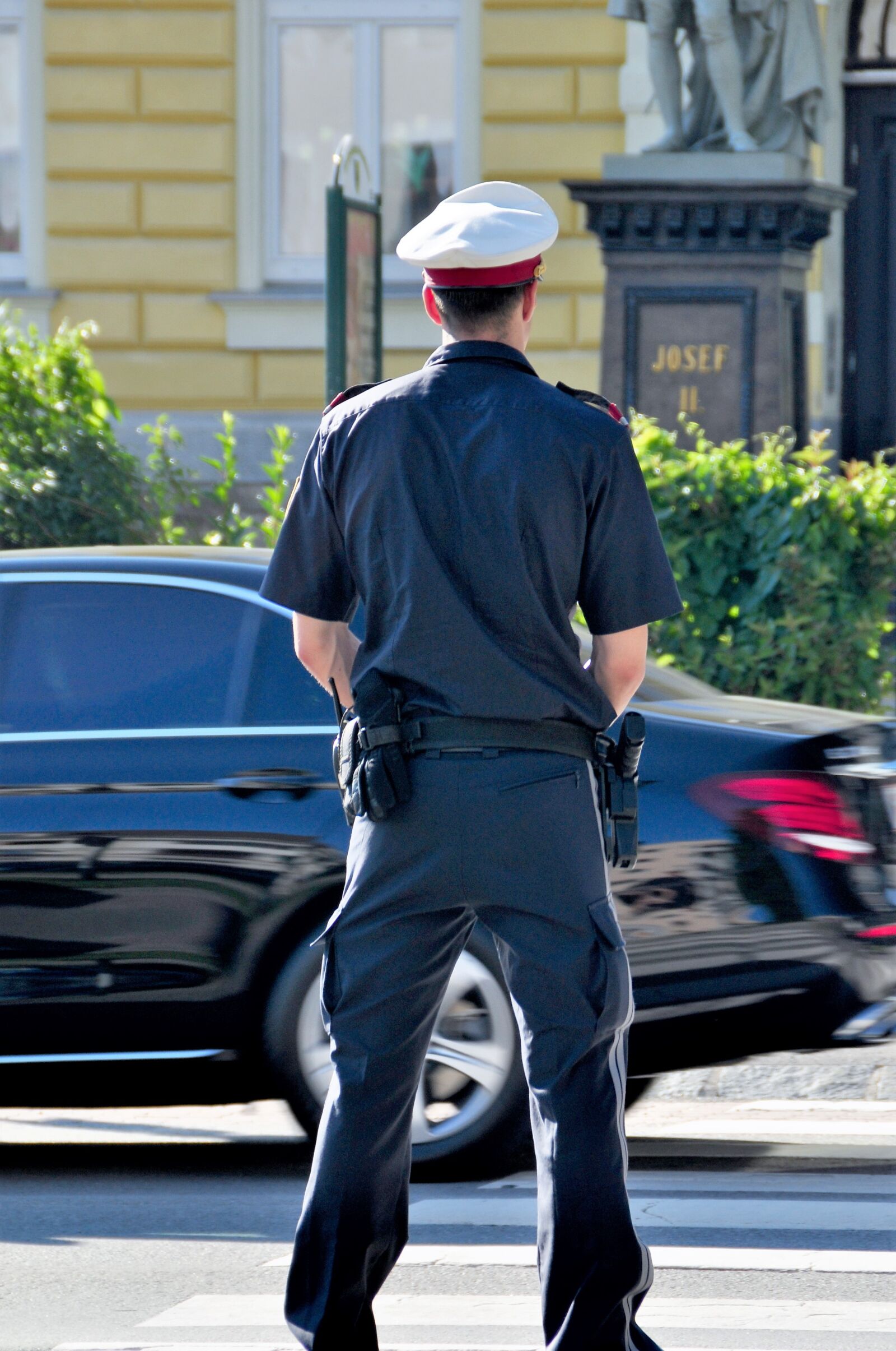 Nikon D90 sample photo. Police, cop, figure photography