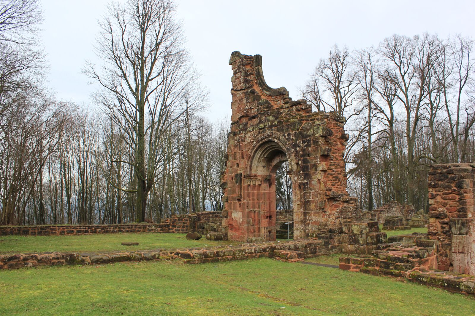 Canon EOS 550D (EOS Rebel T2i / EOS Kiss X4) sample photo. Ruin, monastery, middle ages photography