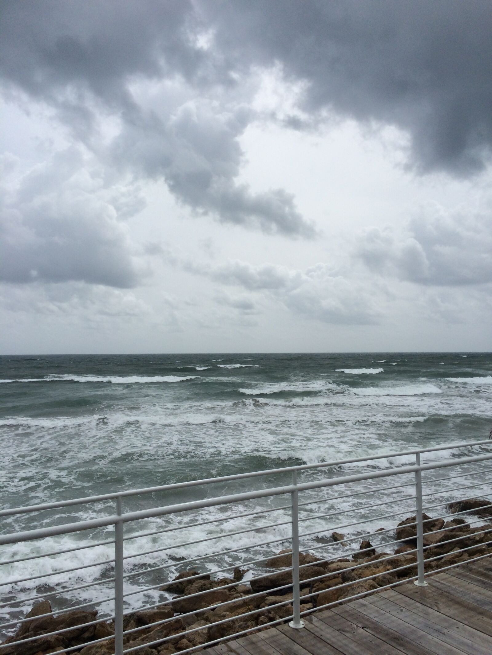 iPhone 5s back camera 4.15mm f/2.2 sample photo. Storm cloud, atlantic ocean photography