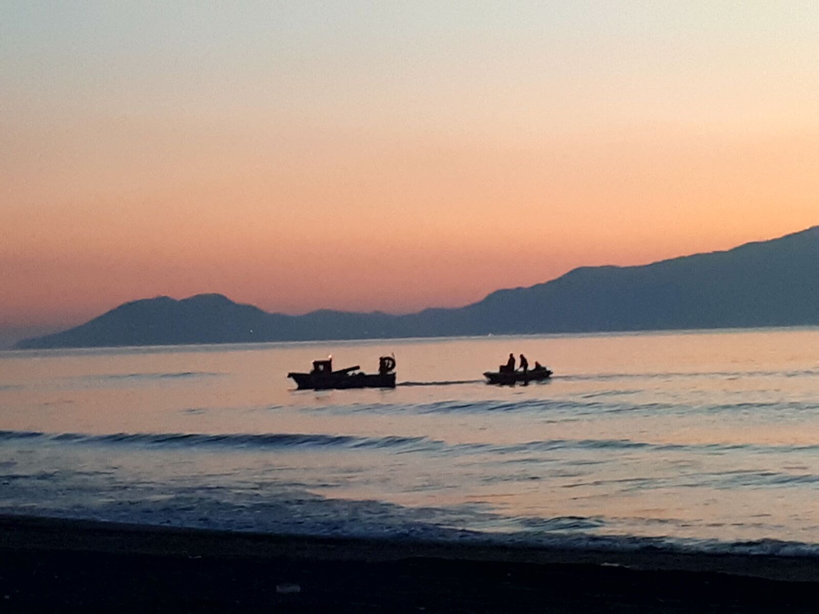 Samsung Galaxy A5(2017) sample photo. Barche, mare, tramonto photography
