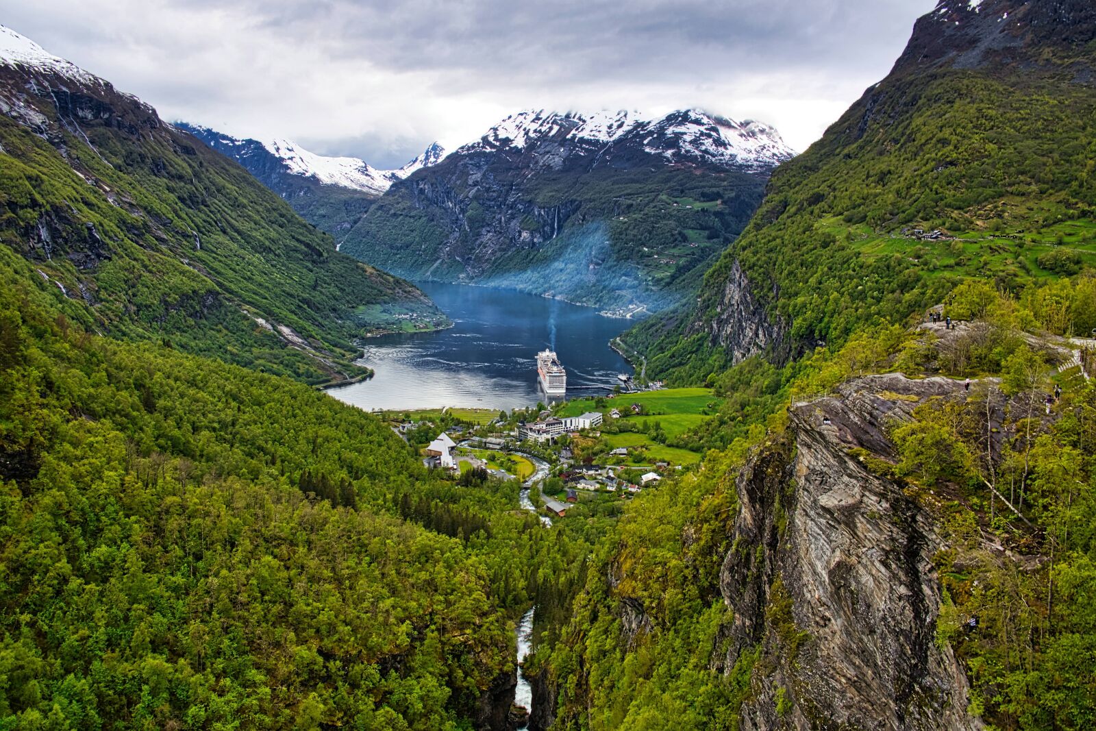Tamron 28-300mm F3.5-6.3 Di VC PZD sample photo. Geiranger, norway, cruise photography