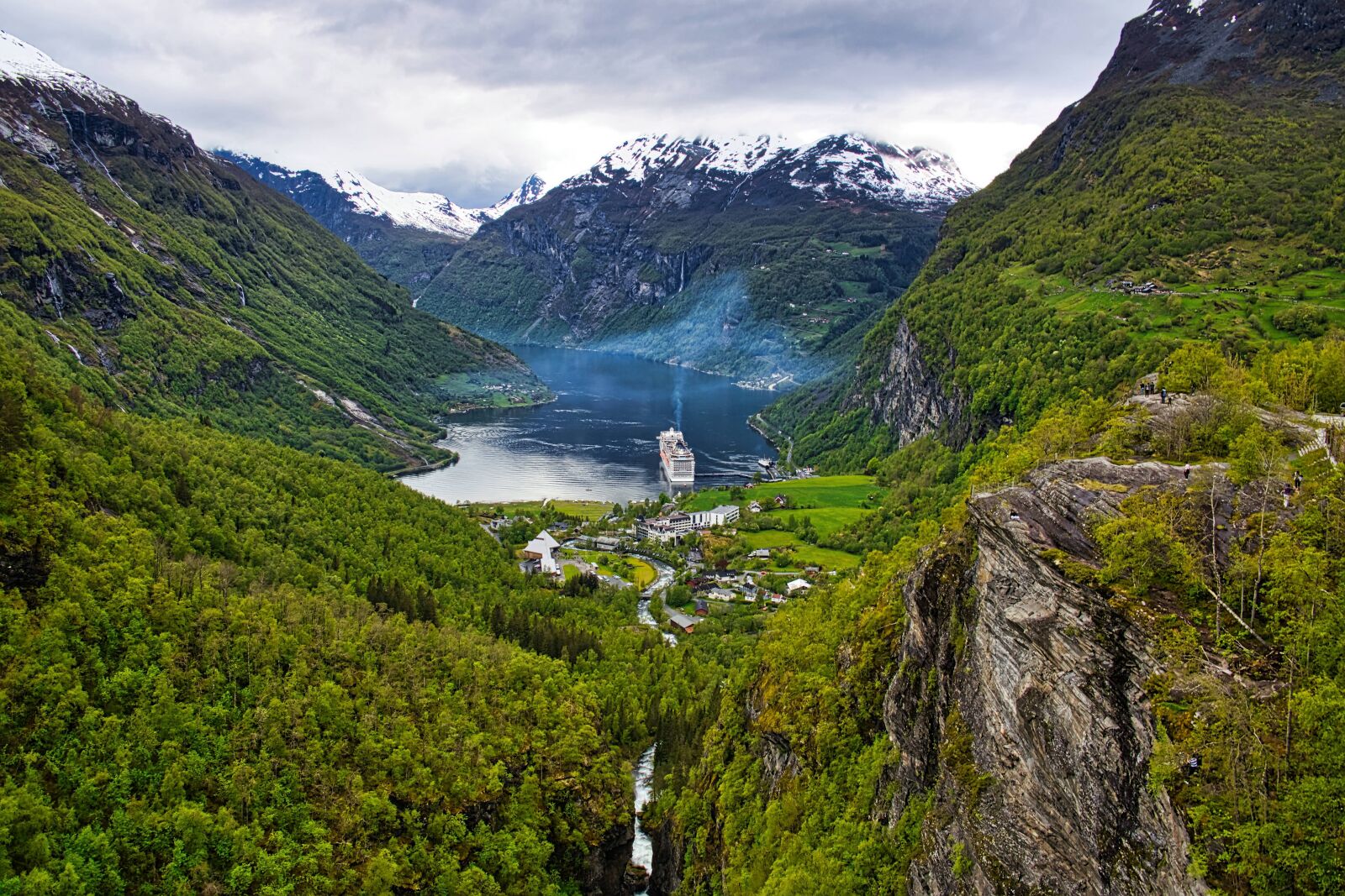 Canon EOS 6D sample photo. Geiranger, norway, cruise photography