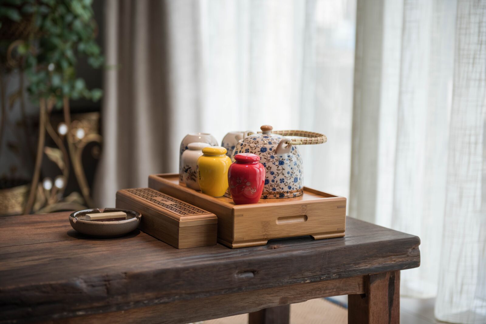 Nikon D810 sample photo. Desk, windows, table photography