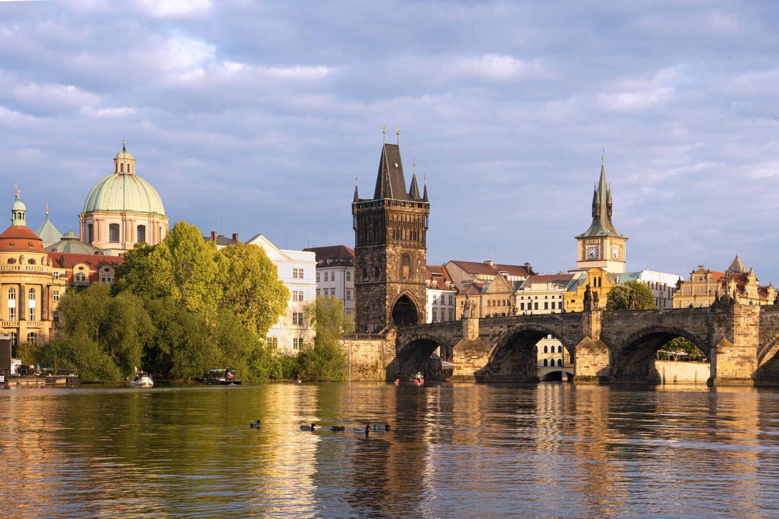 Nikon D850 sample photo. Bridge, river, prague photography