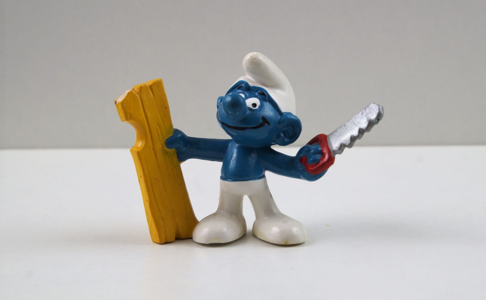 Sony DT 18-70mm F3.5-5.6 sample photo. Smurf, smurfs, craftsman smurf photography