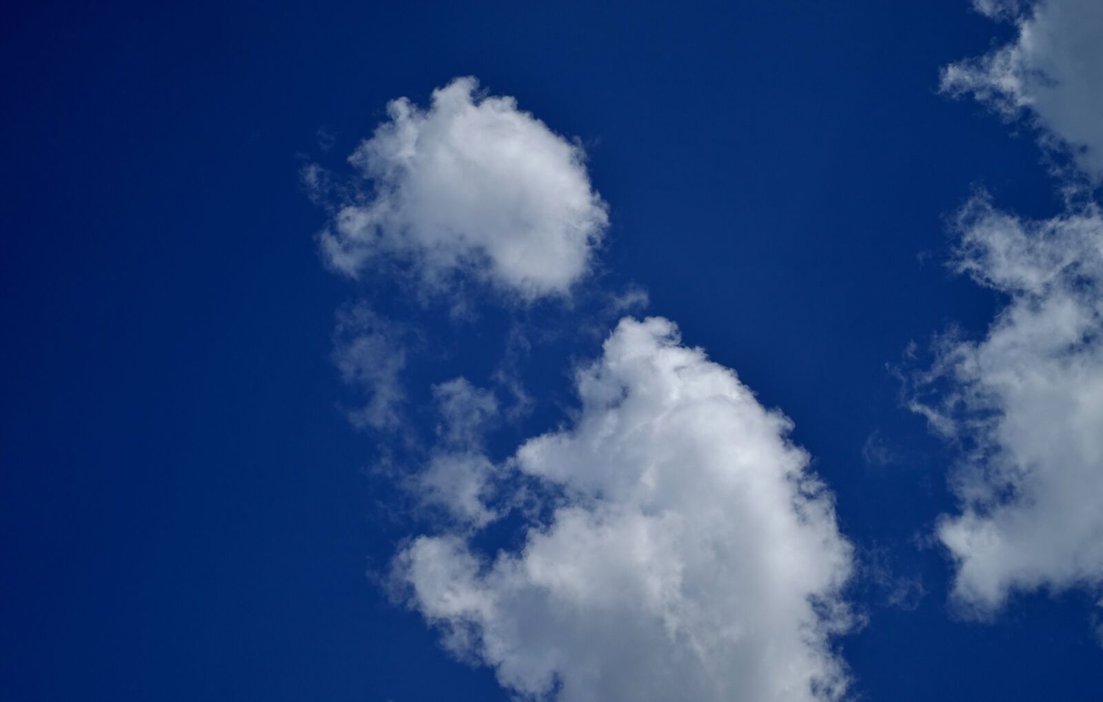 Sony DSC-RX100M5 sample photo. Clouded sky, clouds, cumulus photography