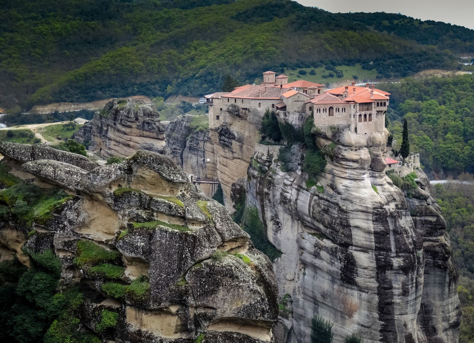 Nikon Coolpix P7800 sample photo. Meteora, greece, monastery photography