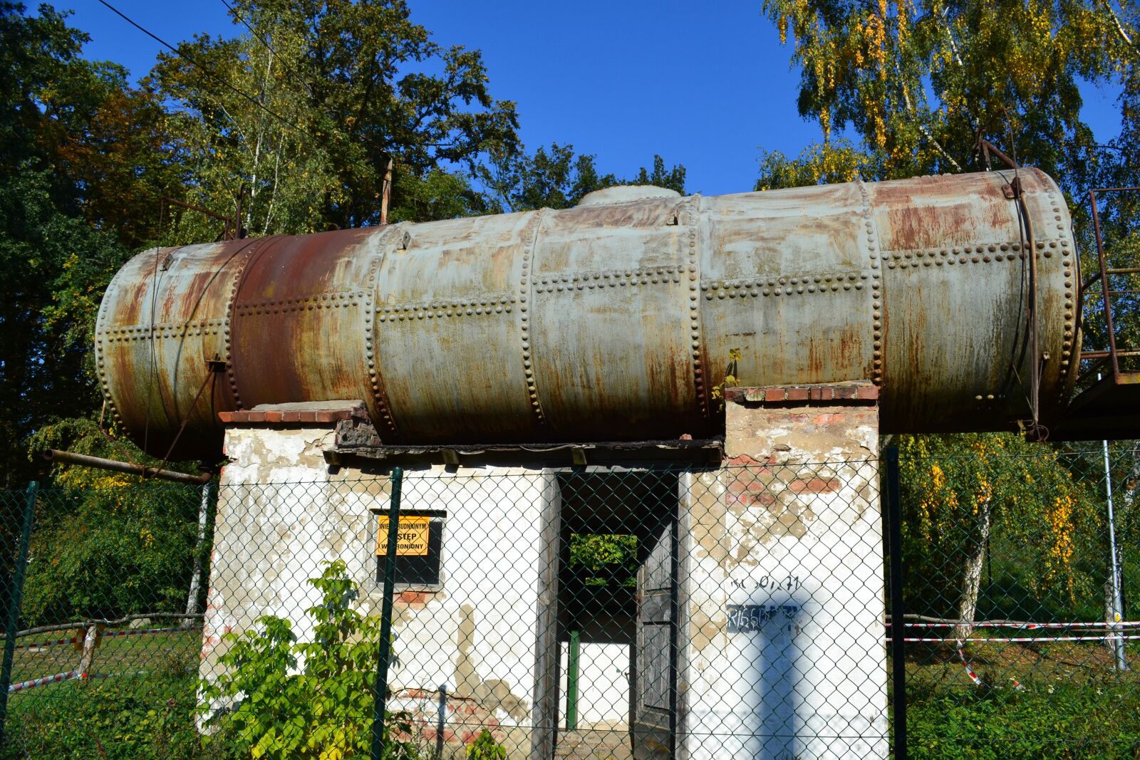 Nikon D3100 sample photo. Monument technology, the tank photography