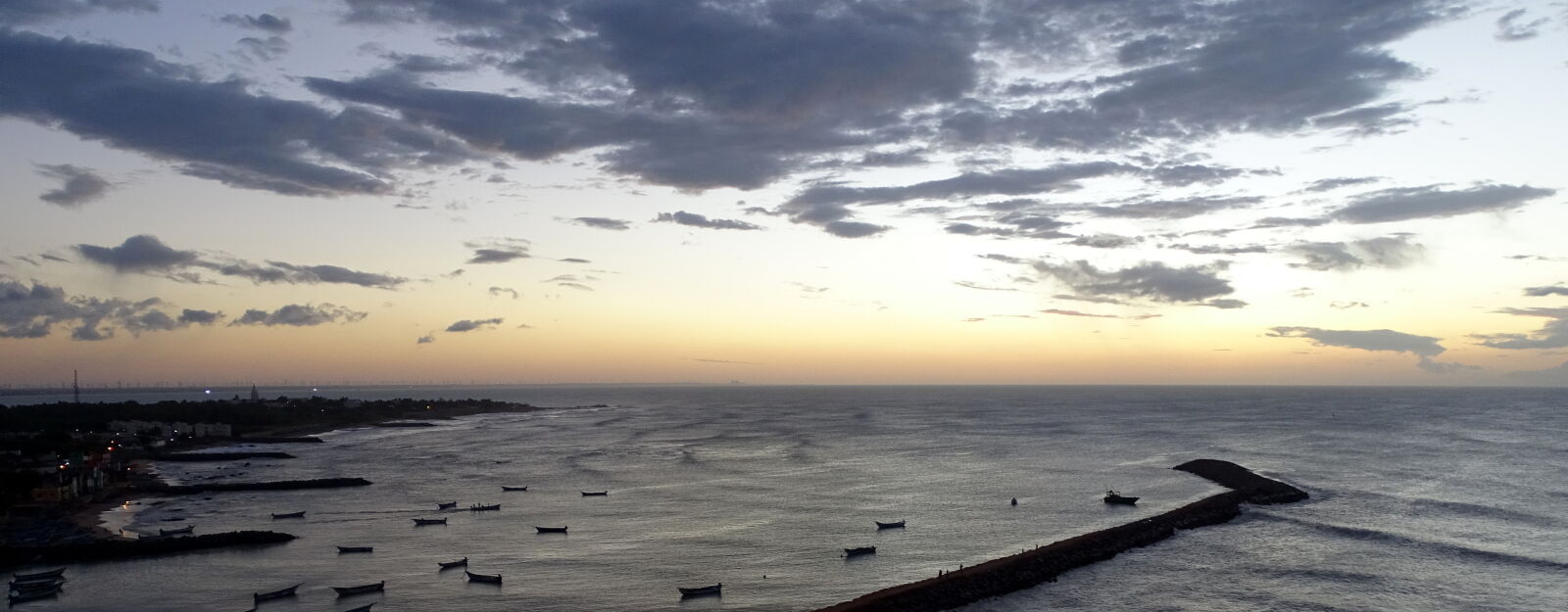 Sony Cyber-shot DSC-HX400V sample photo. Beaches, before, boats, sky photography