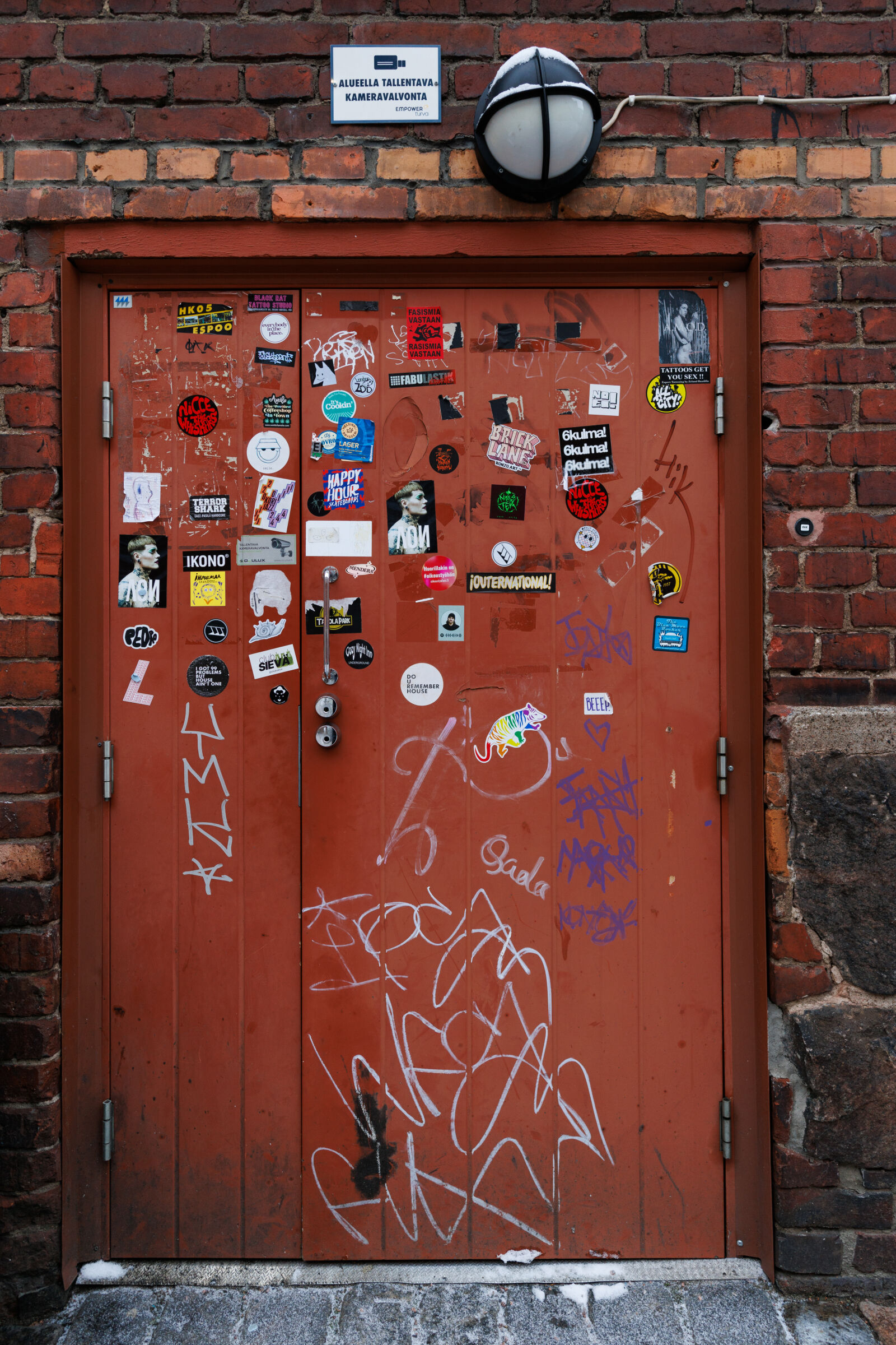 Canon EOS R7 sample photo. Doorway 14mm photography