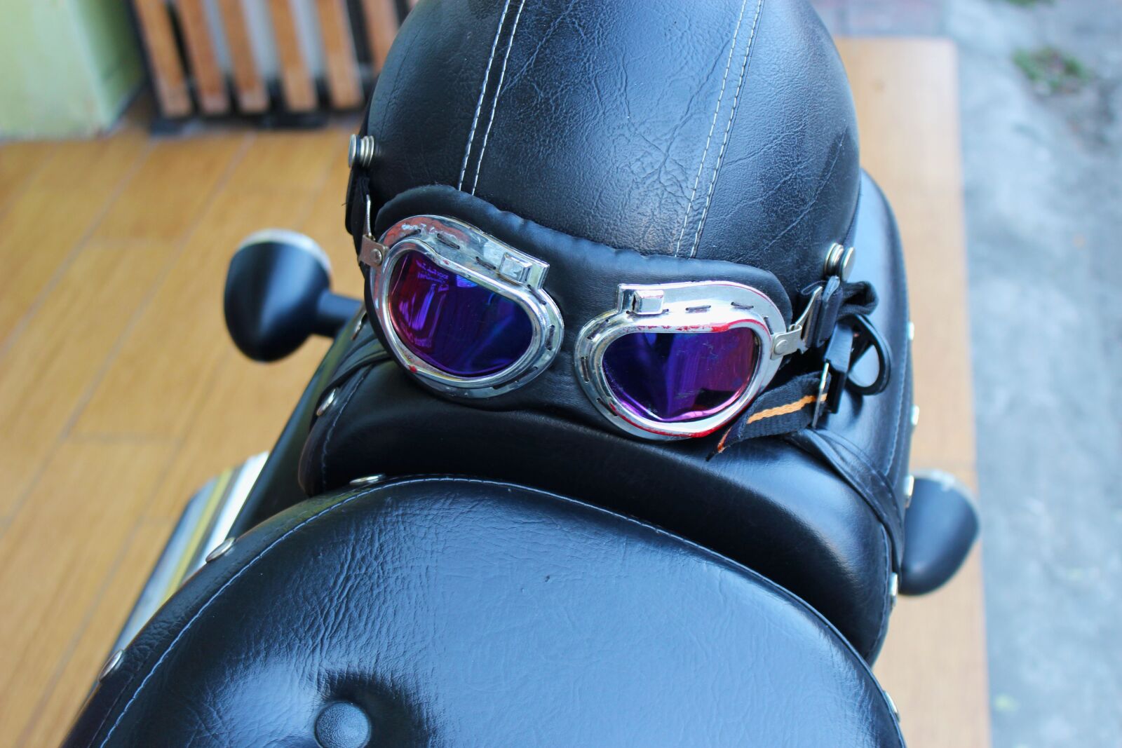Canon EOS 700D (EOS Rebel T5i / EOS Kiss X7i) sample photo. Motorbike helmet, goggles, motorbike photography