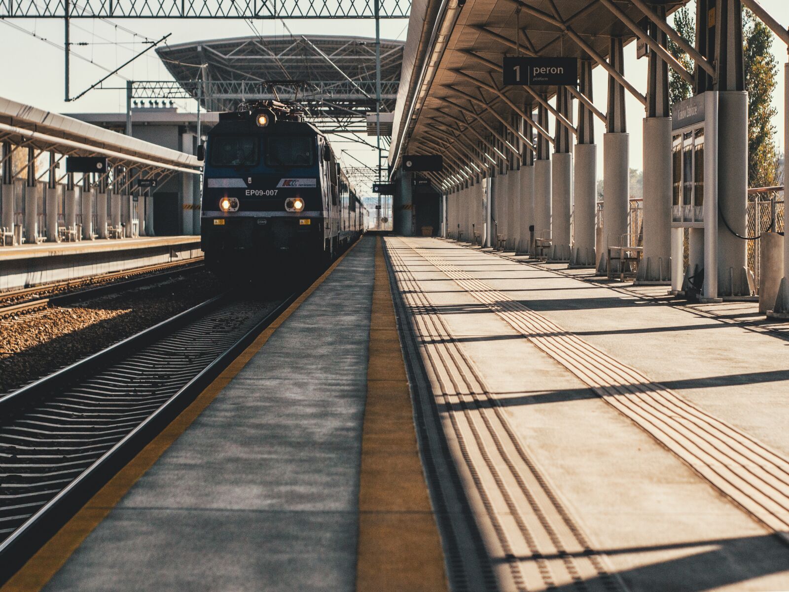 Nikon D3100 sample photo. Train, the station, rails photography