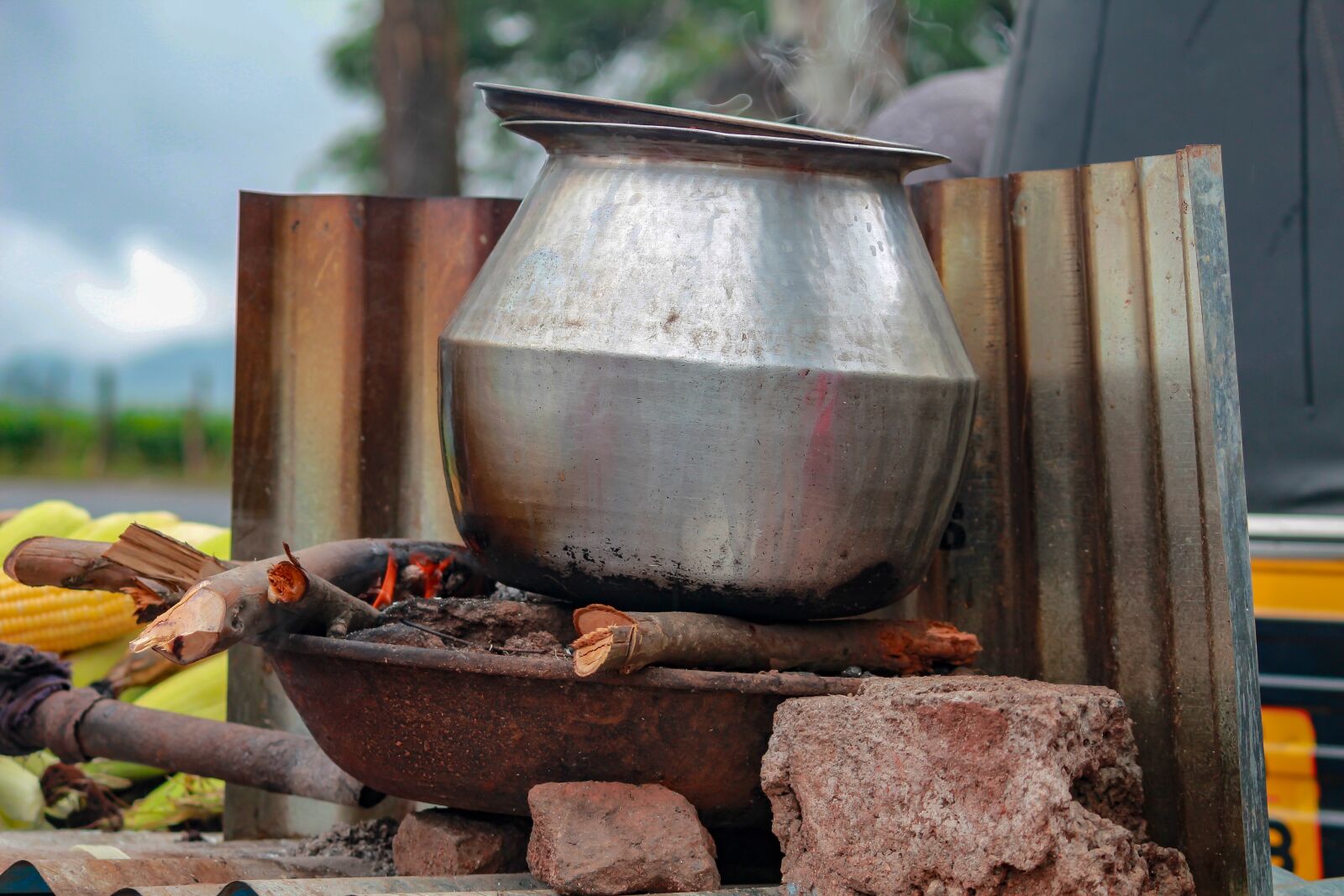 Canon EOS 1300D (EOS Rebel T6 / EOS Kiss X80) sample photo. Vessel, fire, pot photography