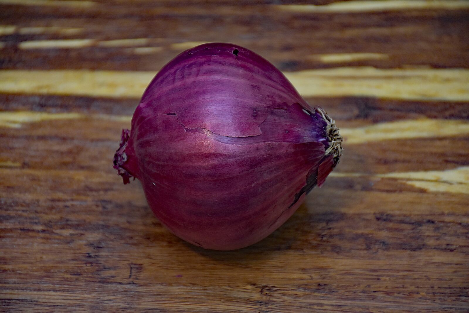 Nikon D5500 sample photo. Onion, sweet red onion photography