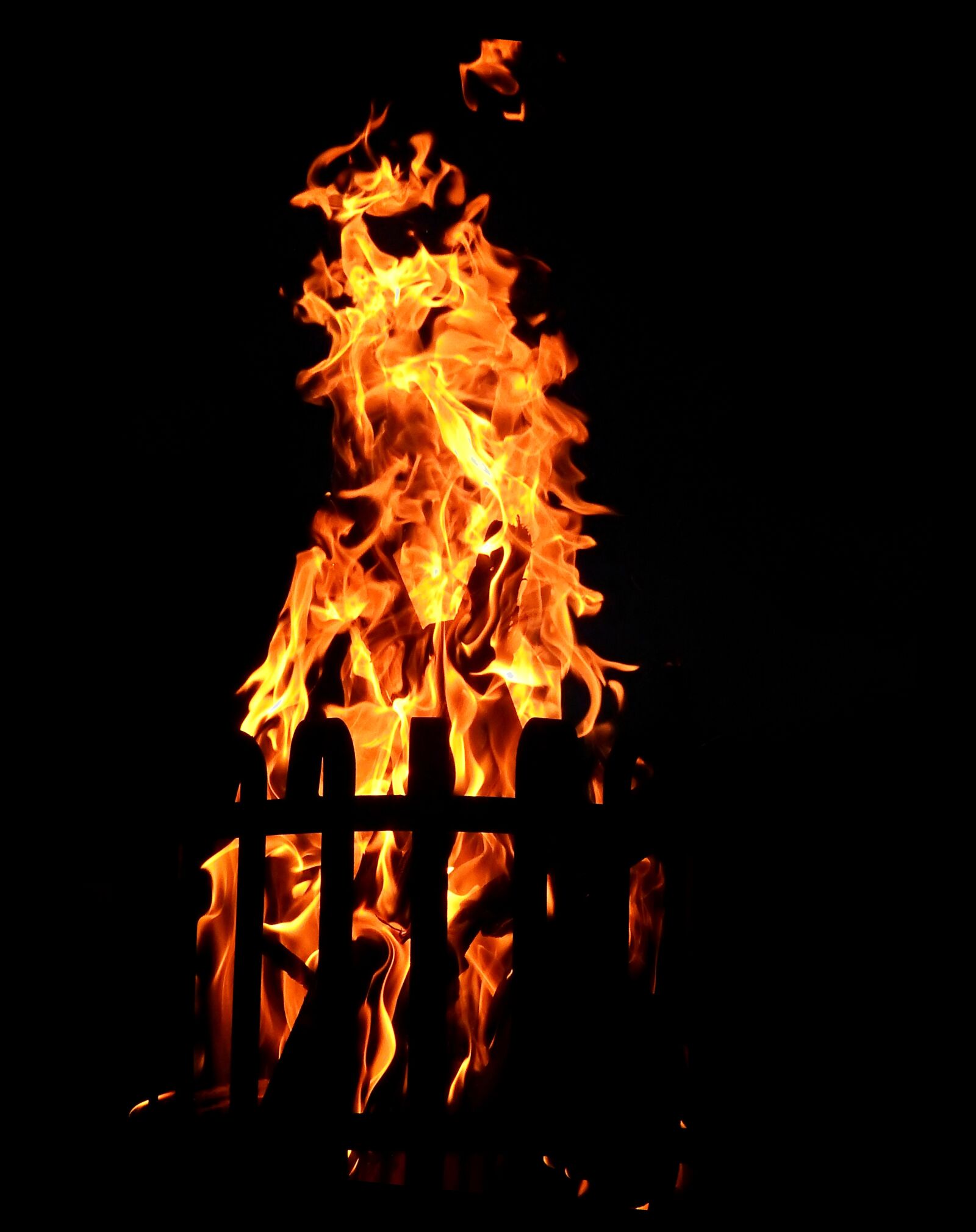 Nikon Coolpix P900 sample photo. Fire, flame, burn photography