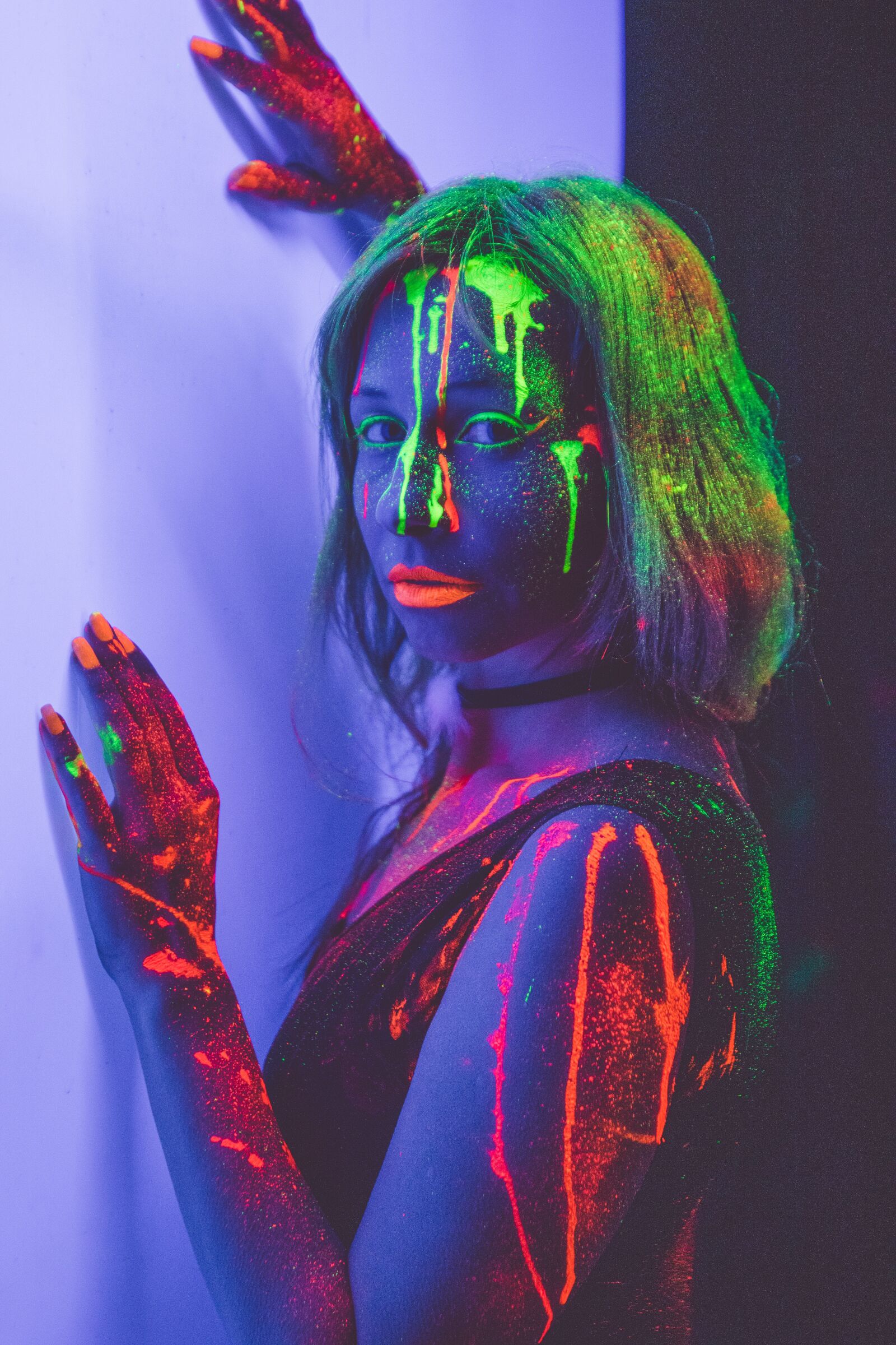 Canon EF 16-35mm F2.8L III USM sample photo. Neon, neon makeup, neon photography