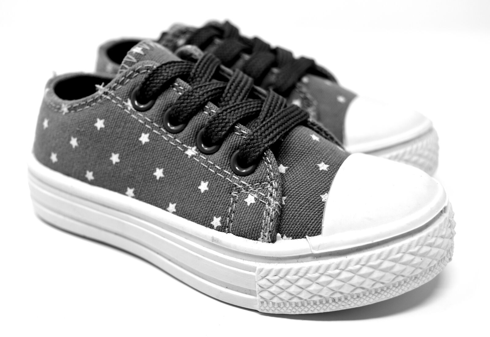 Nikon D7200 sample photo. Children's shoes, cute, sports photography