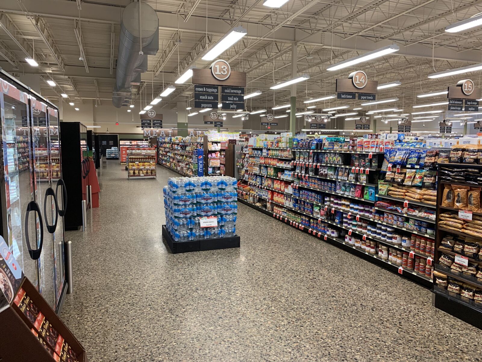 Apple iPhone XR sample photo. Store, grocery, shopping photography