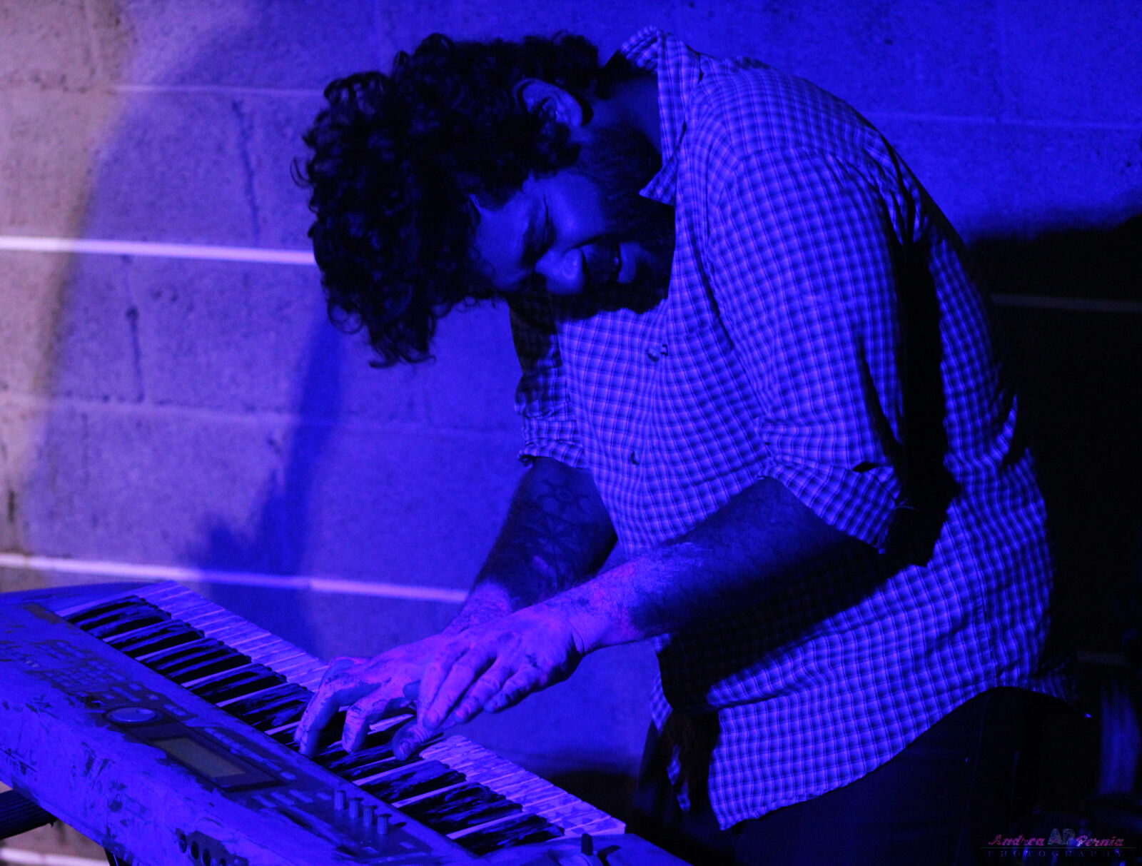 Canon EF 75-300mm f/4-5.6 sample photo. Live, music, singer photography