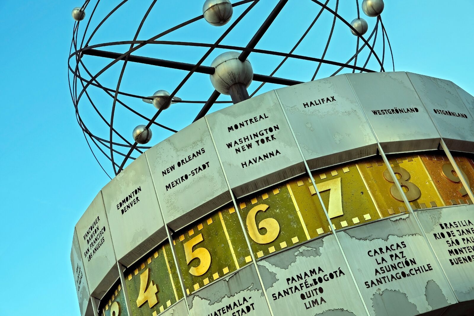 Fujifilm X-T10 sample photo. World clock, clock, artwork photography