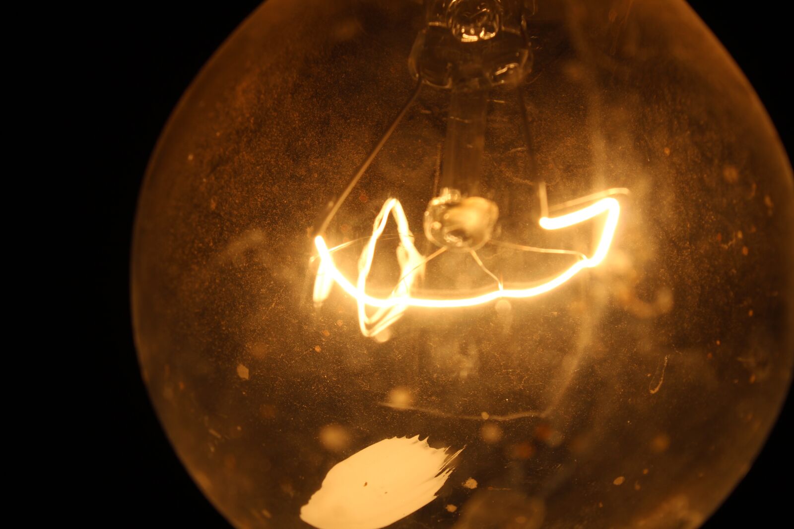 Canon EOS 1300D (EOS Rebel T6 / EOS Kiss X80) sample photo. Light, lighting, lamp photography