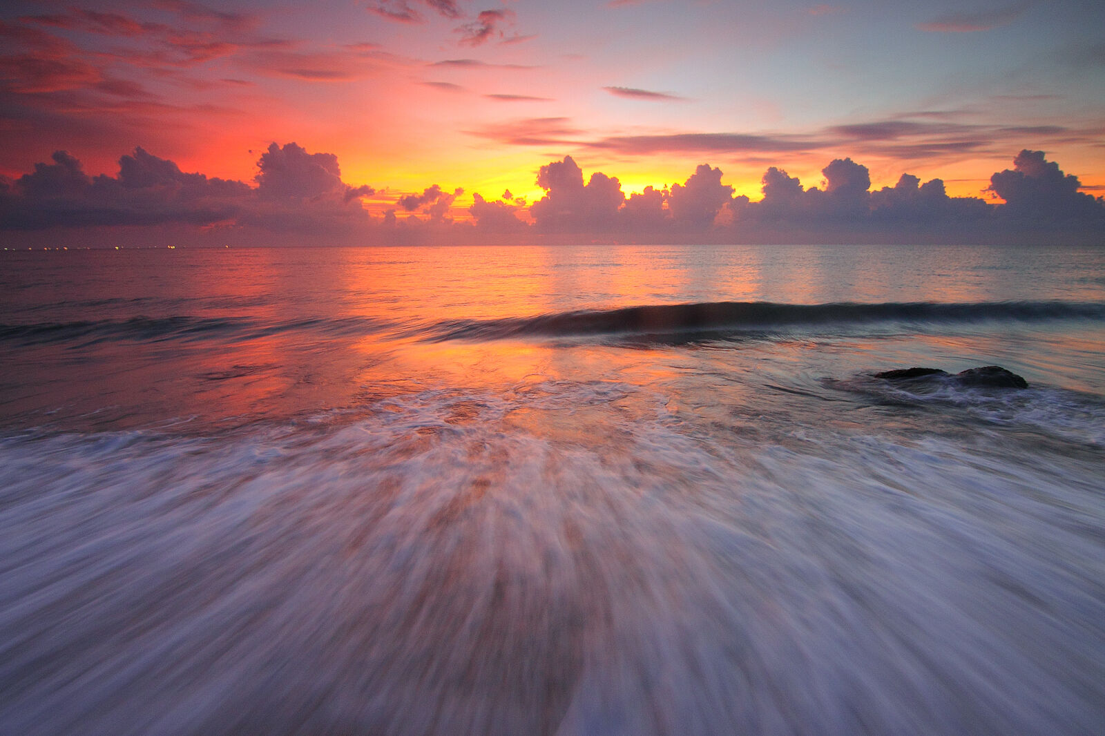 Canon EOS 50D sample photo. Beach, clouds, dawn, landscape photography