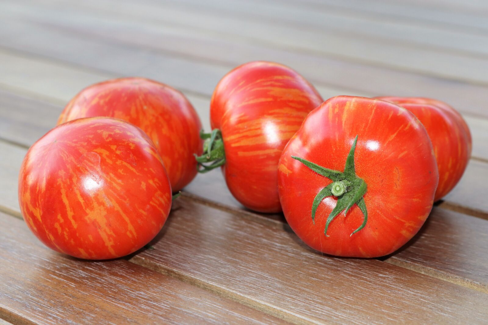 Canon EOS 80D sample photo. Tomatoes, wooden table, tomato photography