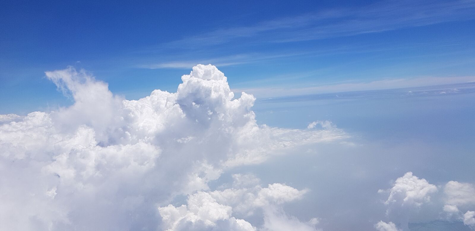 Samsung Galaxy S8+ sample photo. Cloud, sky, blue sky photography