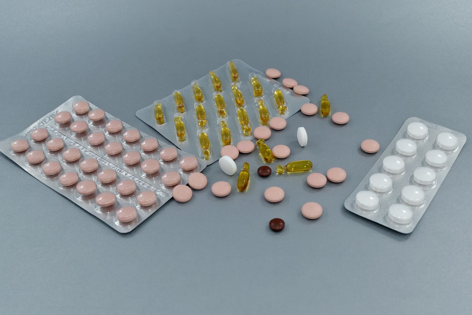 Nikon D5500 sample photo. Cure, drugs, painkiller, pills photography
