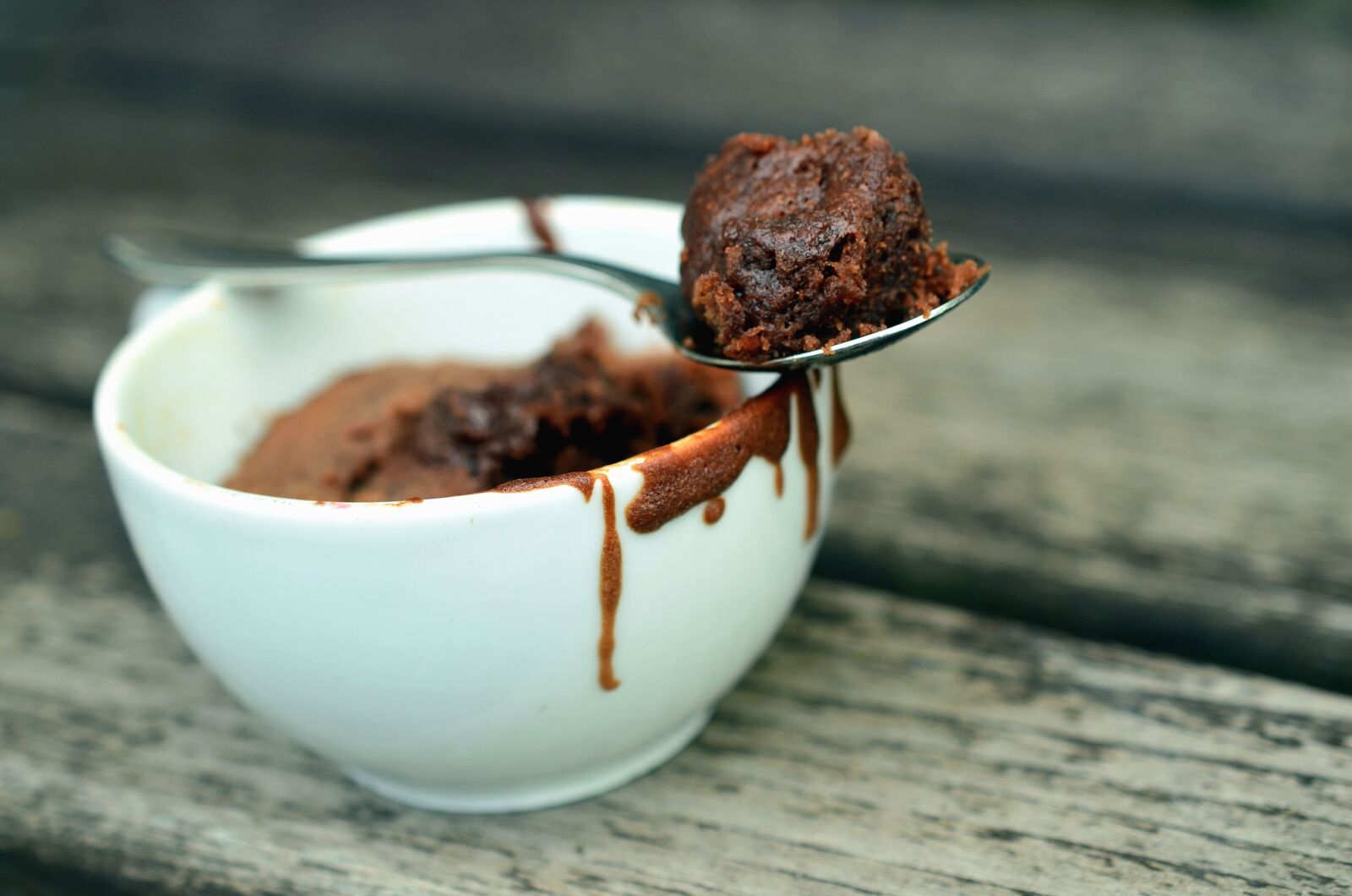 Nikon D5100 sample photo. Spoon, bowl, ceramics, cakes photography