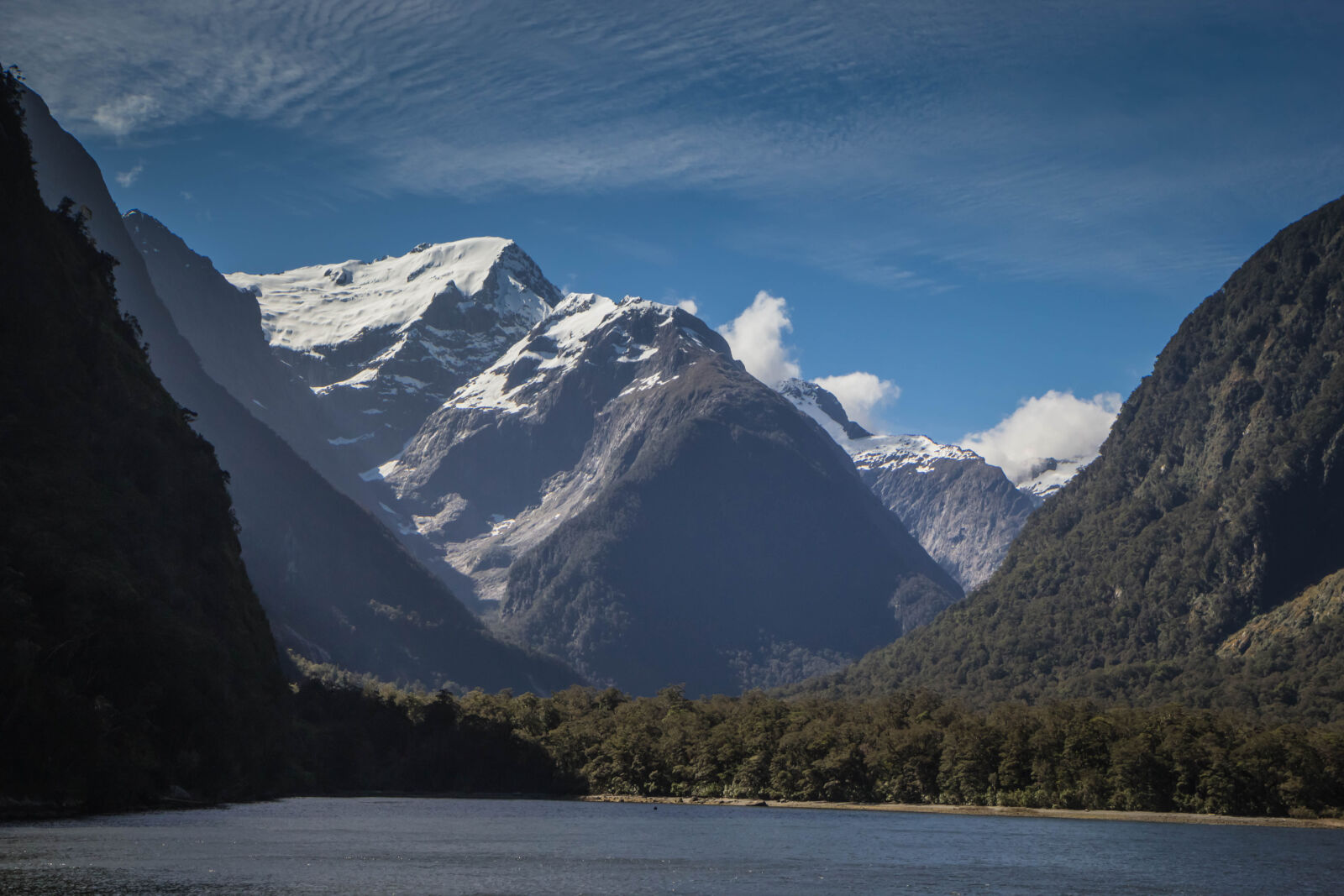 Canon EOS 60D + Canon EF-S 17-55mm F2.8 IS USM sample photo. Milford, sound, mountains, new photography