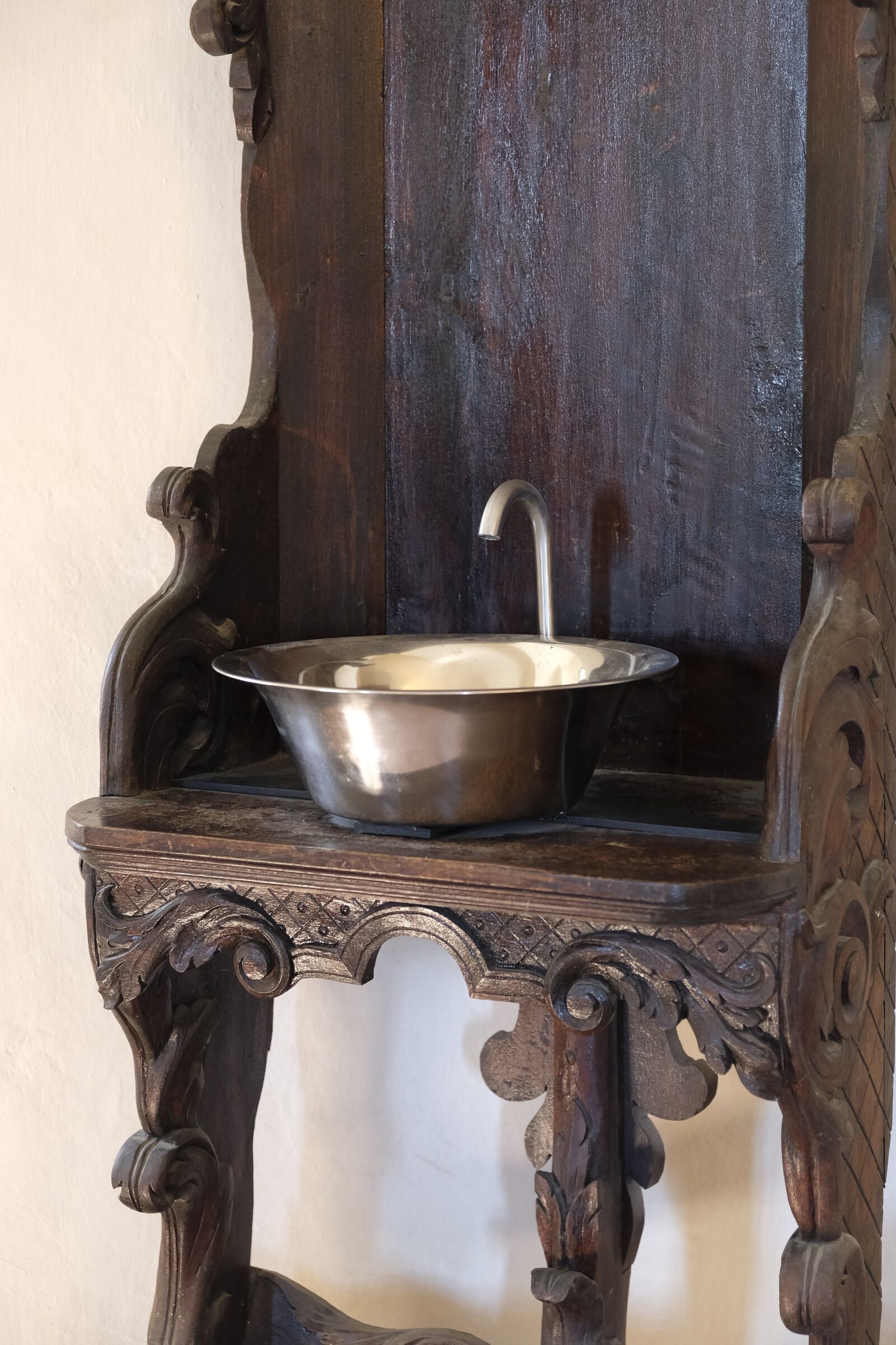 Fujifilm XF 18-55mm F2.8-4 R LM OIS sample photo. Wash, basin, bathroom sink photography
