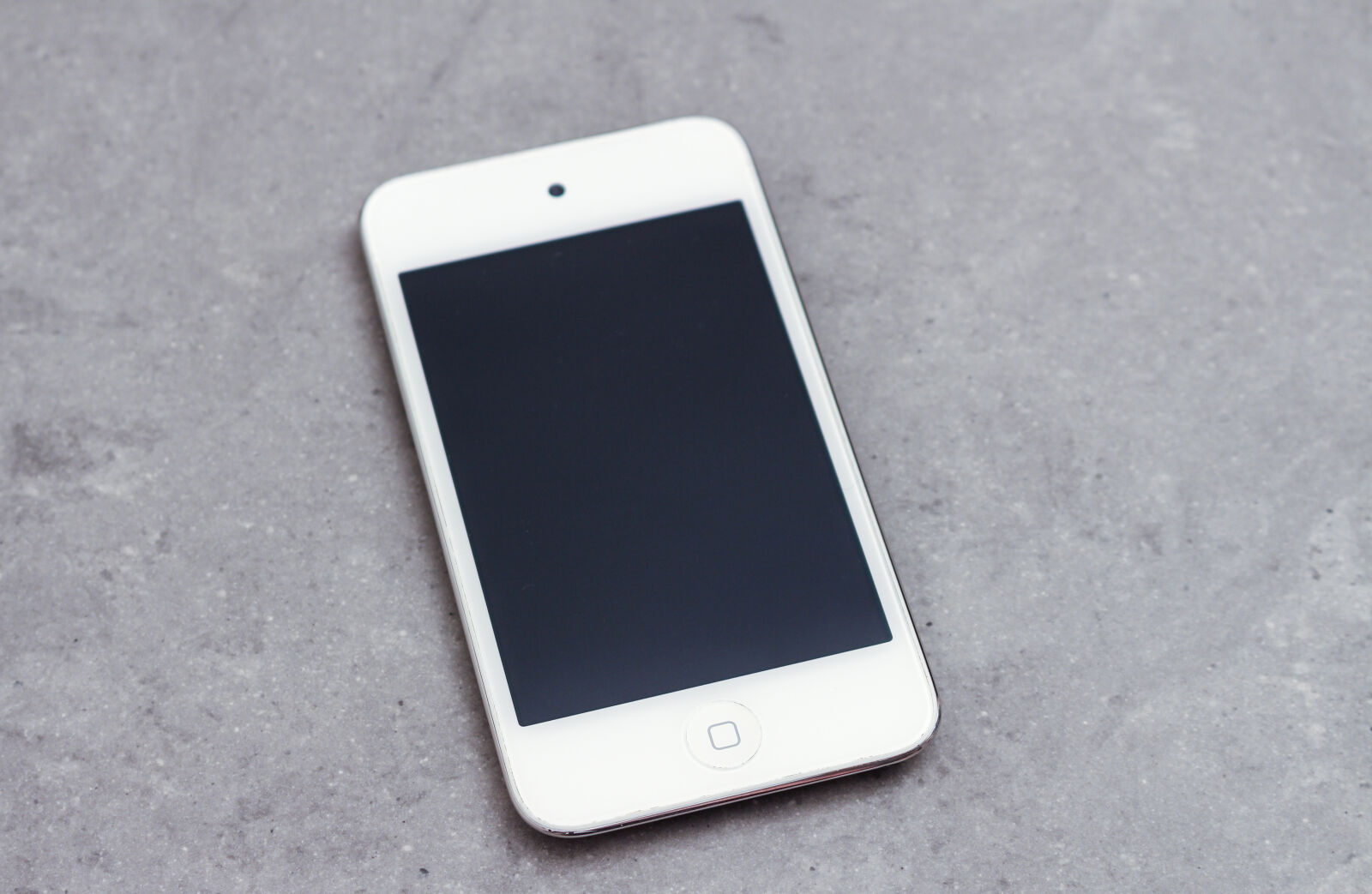 Canon EOS 700D (EOS Rebel T5i / EOS Kiss X7i) sample photo. White, apple, ipod, touch photography