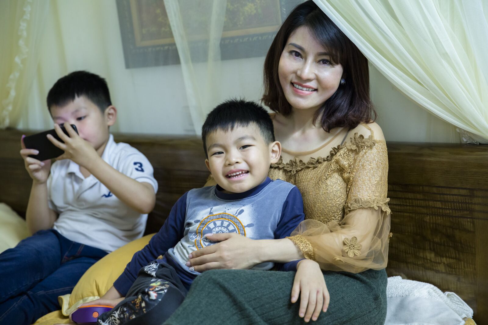 Canon EF 24-70mm F2.8L II USM sample photo. Photos wife and child photography