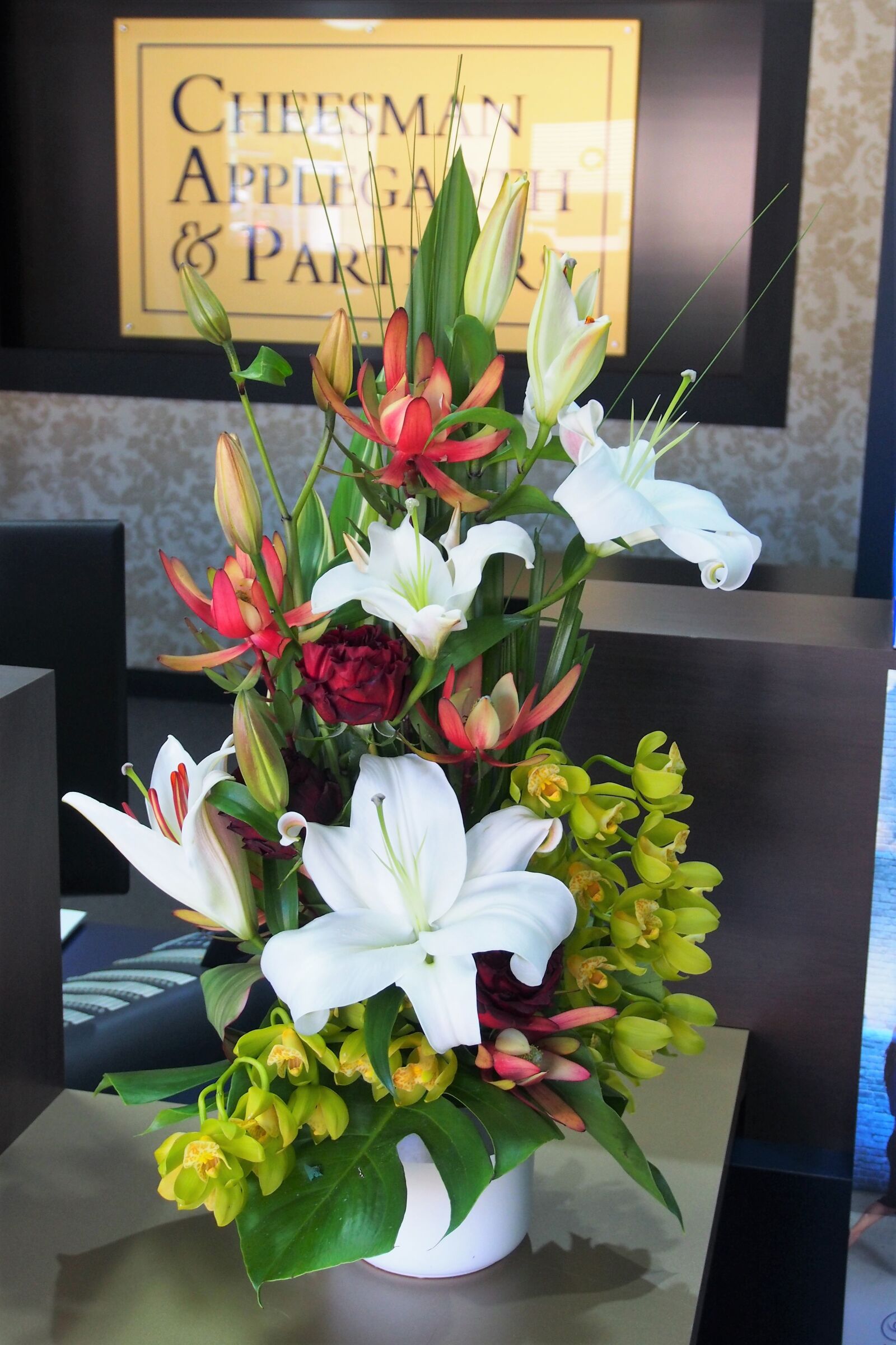 Olympus OM-D E-M5 sample photo. Flowers, arrangement, florist photography