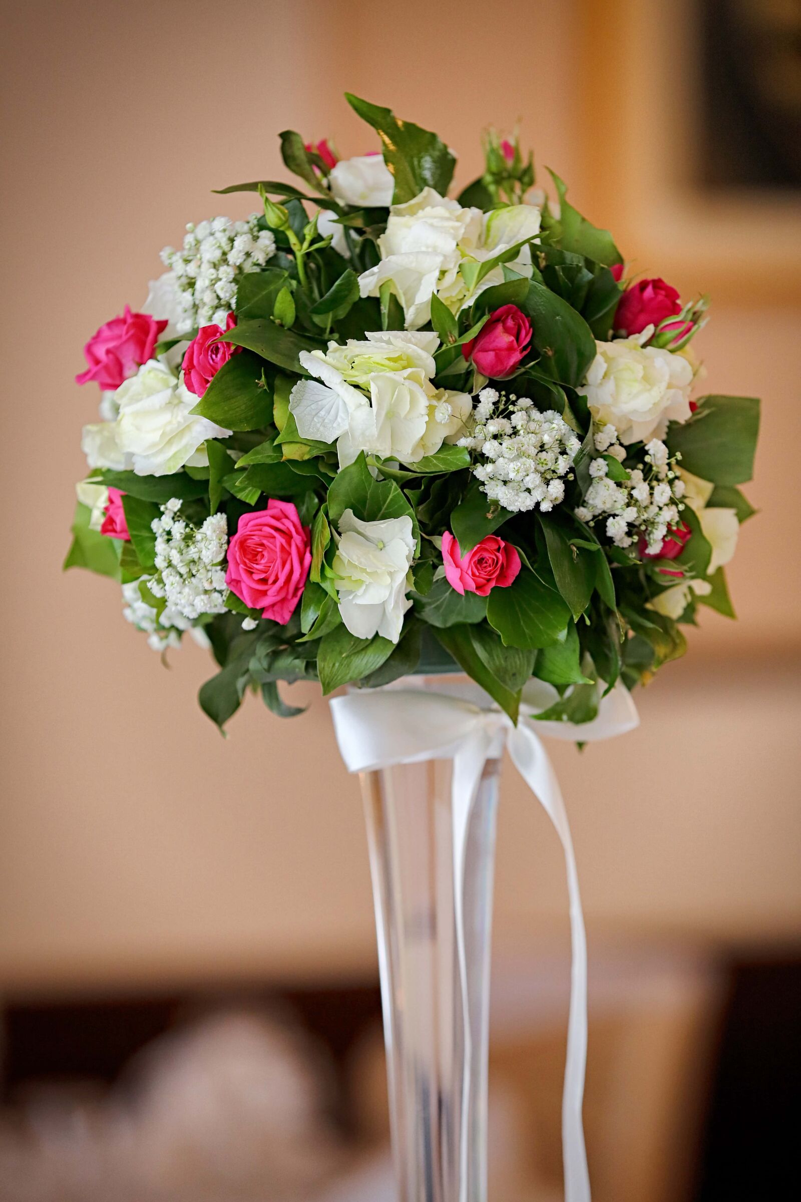 Canon EOS 5D Mark III sample photo. Vase, bouquet, wedding, arrangement photography