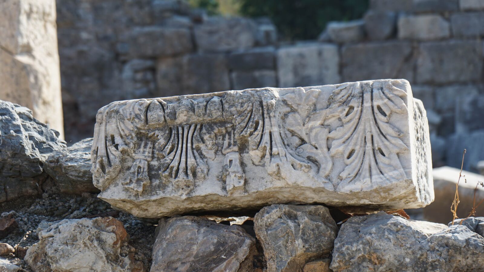 Sony a6000 + Sony Vario-Tessar T* E 16-70mm F4 ZA OSS sample photo. Turkey, hilt, stone photography