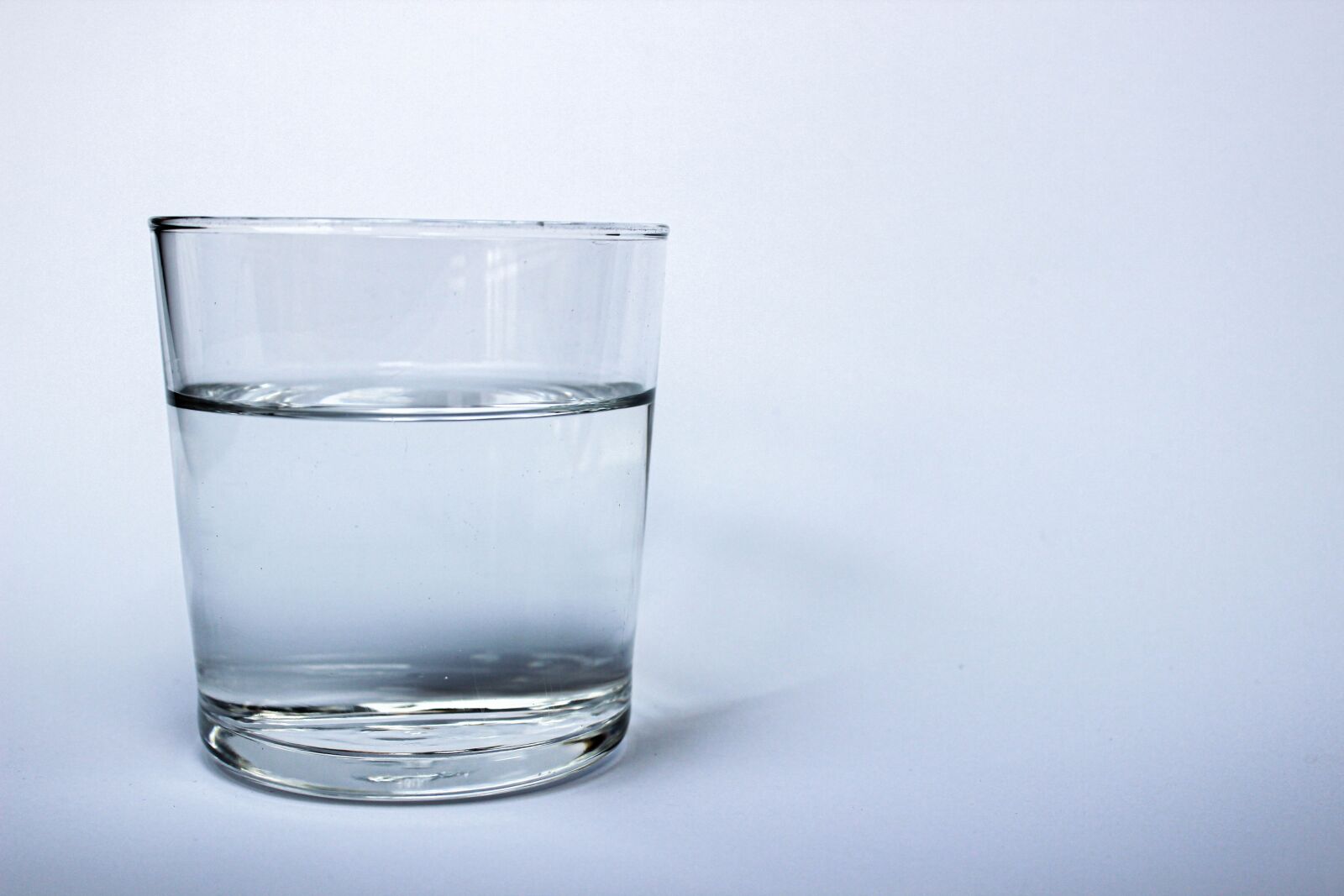 Canon EOS 600D (Rebel EOS T3i / EOS Kiss X5) sample photo. Water, glass, drink photography