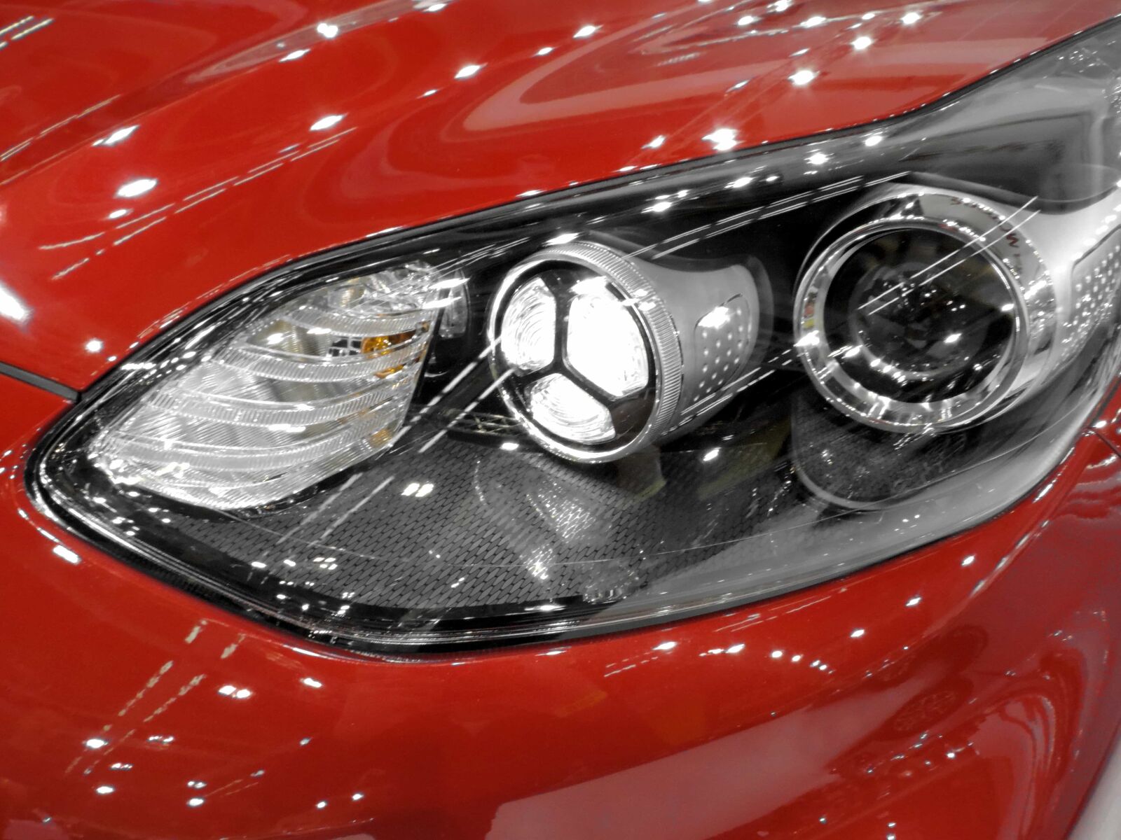 Nikon Coolpix P520 sample photo. Car, curve, design, metallic photography