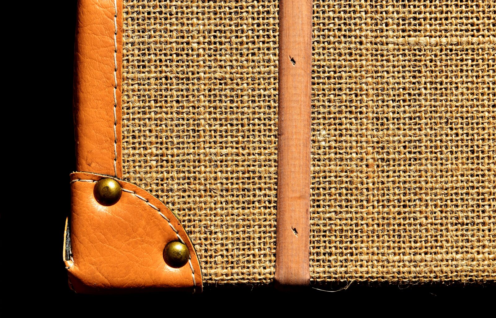 Nikon D7200 sample photo. Luggage, close up, section photography