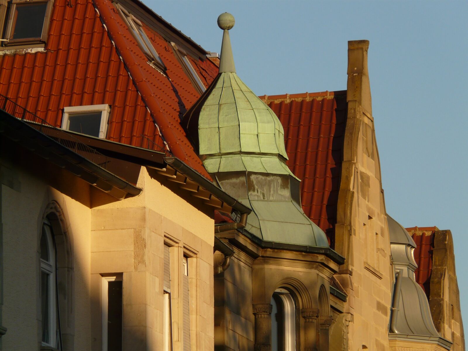 Panasonic DMC-FZ18 sample photo. Houses, roofs, city photography