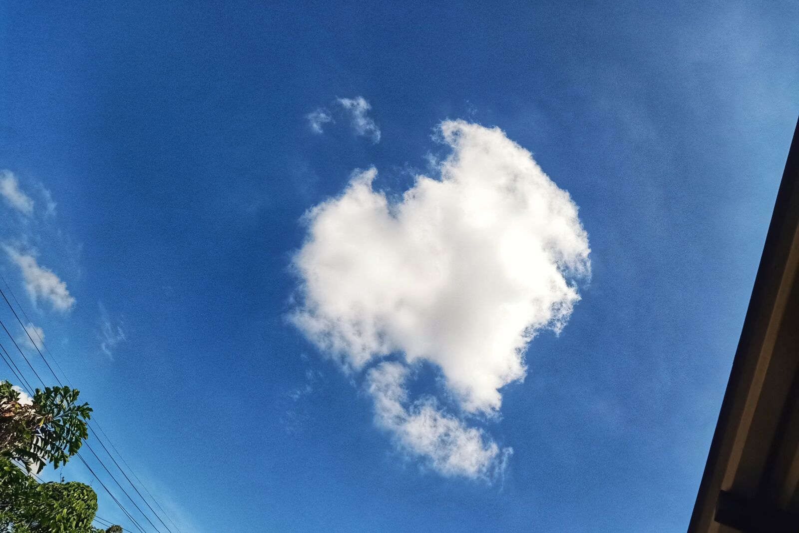OPPO F11 PRO sample photo. Sky, cloud, love photography